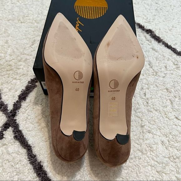 Andrea Pinto’s Moxie Mocha Suede kitten Heels 👠 - Picture 4 of 10